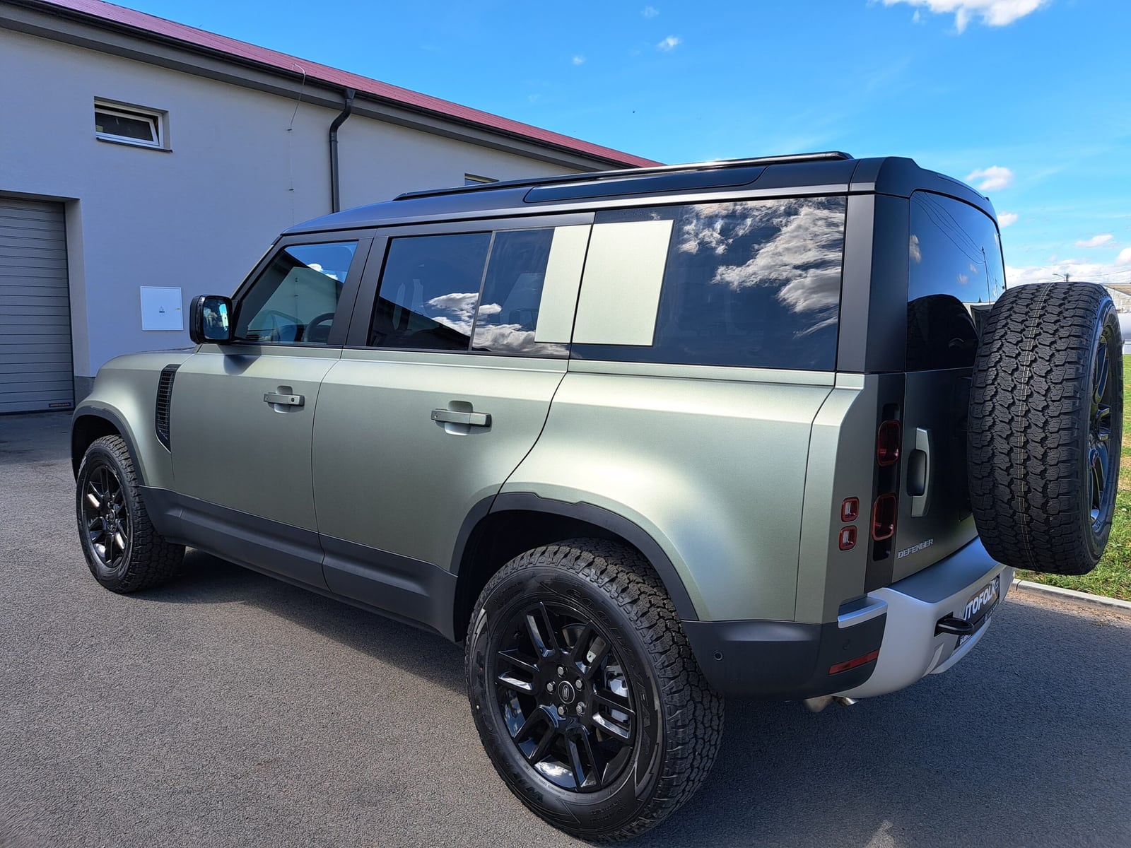Land Rover, realizace ve studiu Autofolk (2)
